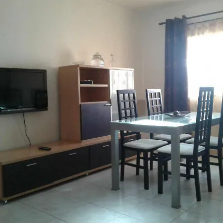 Apartamento Com Piscina, By Iziboo Kings * بورتيماو