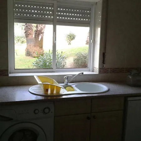 Apartamento Com Piscina, By Iziboo Kings شقة بورتيماو